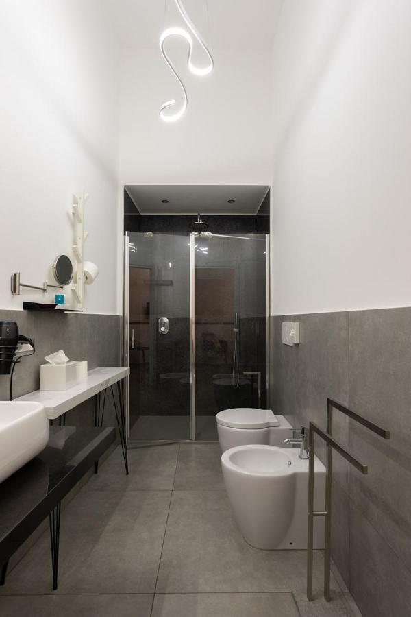 Hotel Little Square Arona Esterno foto
